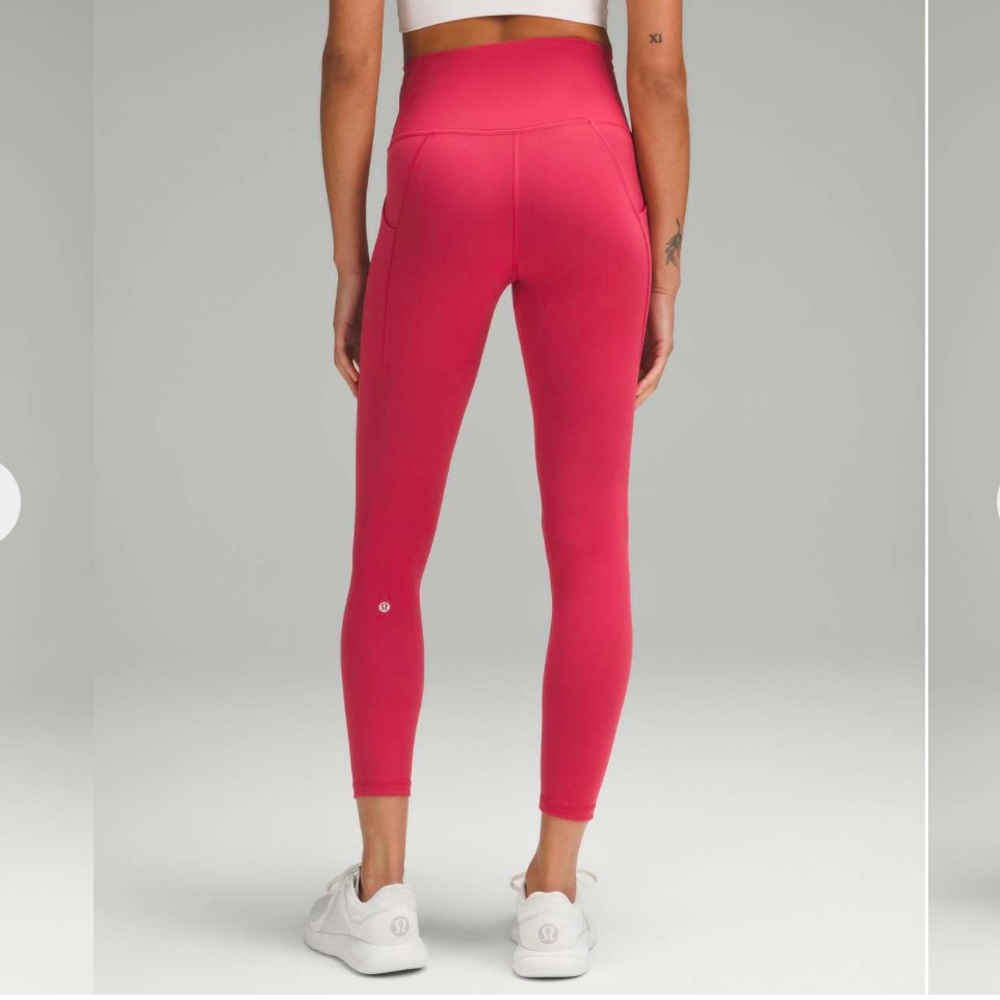 Lululemon Wunder Train High-Rise Tight with Pockets 25"
Vintage Rose  Size 8